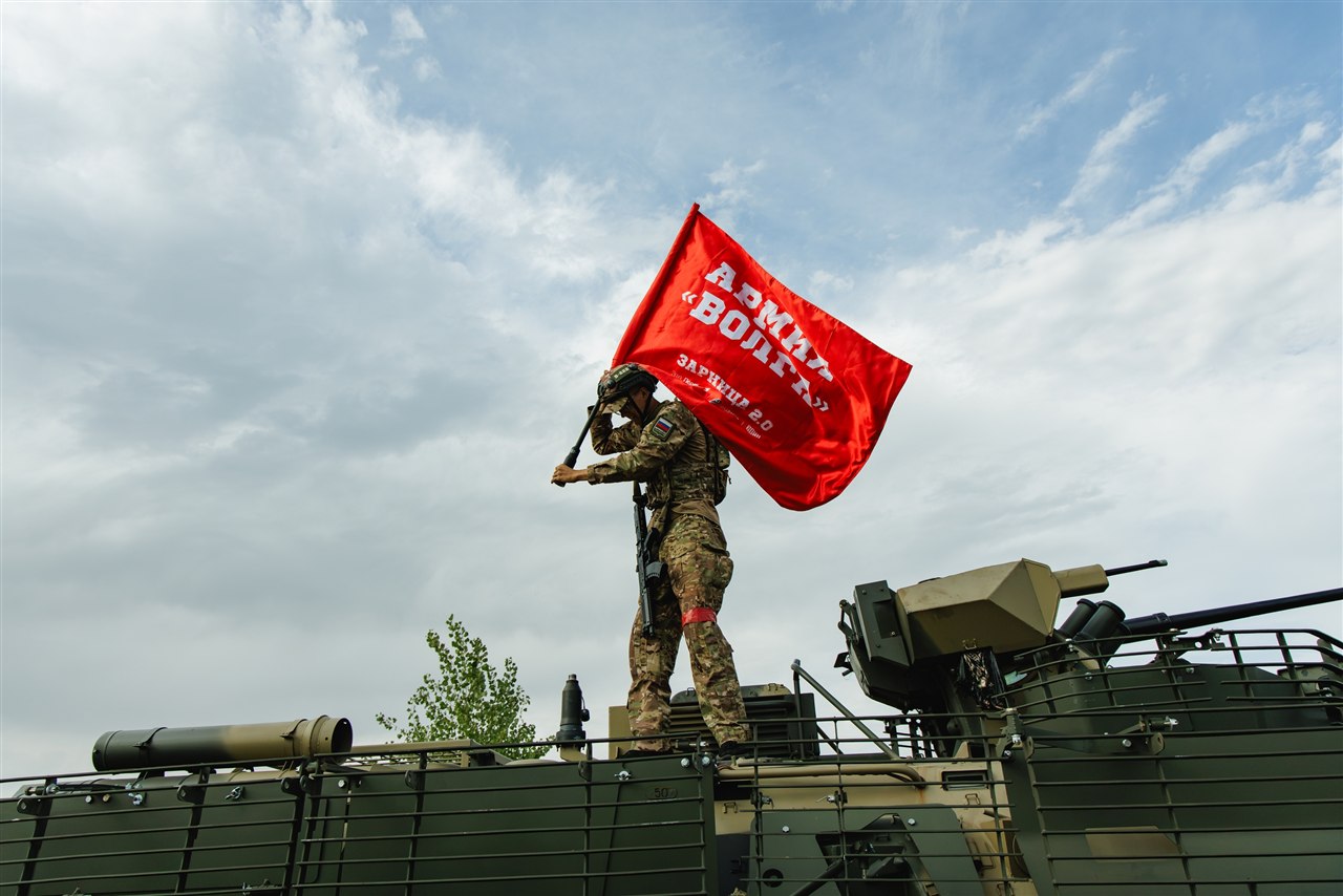 Турнир «Зарницы 2.0» LASERWAR: огневой контакт из-за песчаного бруствера во время миссии лазертага
