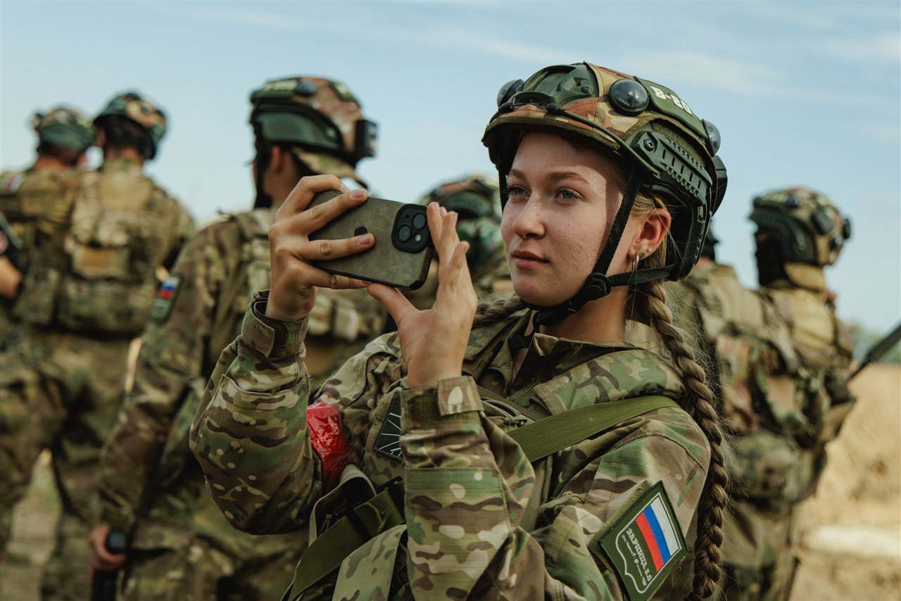 Фото «Зарницы 2.0»: переход между зонами лазертаг-арены на полигоне «Зарницы 2.0»