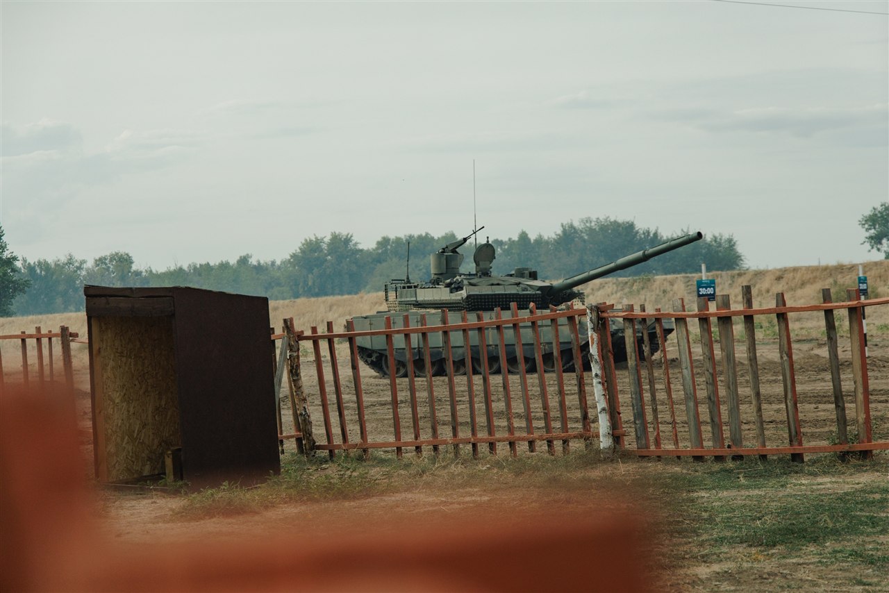 Фото «Зарницы 2.0»: церемониальный кадр игрового дня на полигоне «Зарницы 2.0»