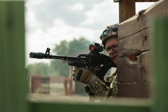 Фото «Зарницы 2.0»: выход отряда на старт миссии «Зарницы» на полигоне «Зарницы 2.0»