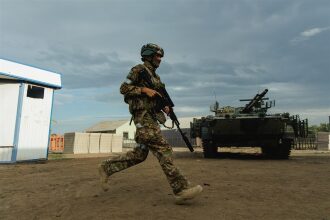 LASERWAR на «Зарнице 2.0»: полный рост: камуфляж и берцы на плацу в лазертаг-дне «Зарницы»