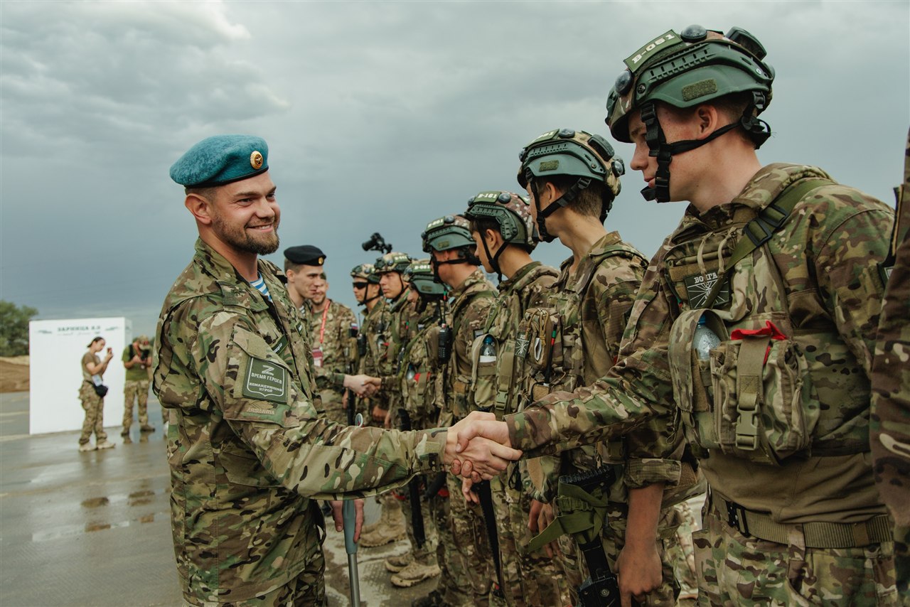 «Зарница 2.0»: Групповой портрет отряда на полигоне — №193