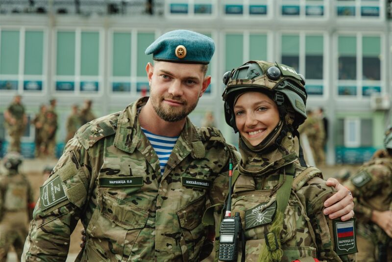 Турнир «Зарницы 2.0» LASERWAR: Колонна участников вдоль грунтовой дороги — №209