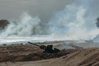 Фото «Зарницы 2.0»: Полный рост: камуфляж и берцы на плацу — №264
