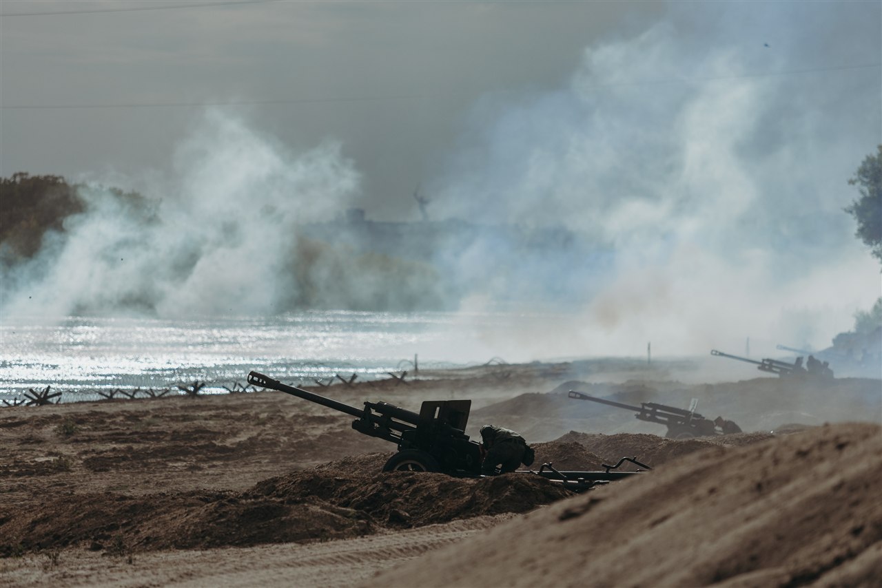 Фото «Зарницы 2.0»: Полный рост: камуфляж и берцы на плацу — №264