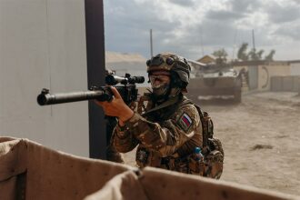 Фото «Зарницы 2.0»: Тактическая стойка на склоне песчаного поля — №294