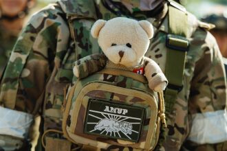Турнир «Зарницы 2.0» LASERWAR: проверка экипировки перед боем во время миссии лазертага