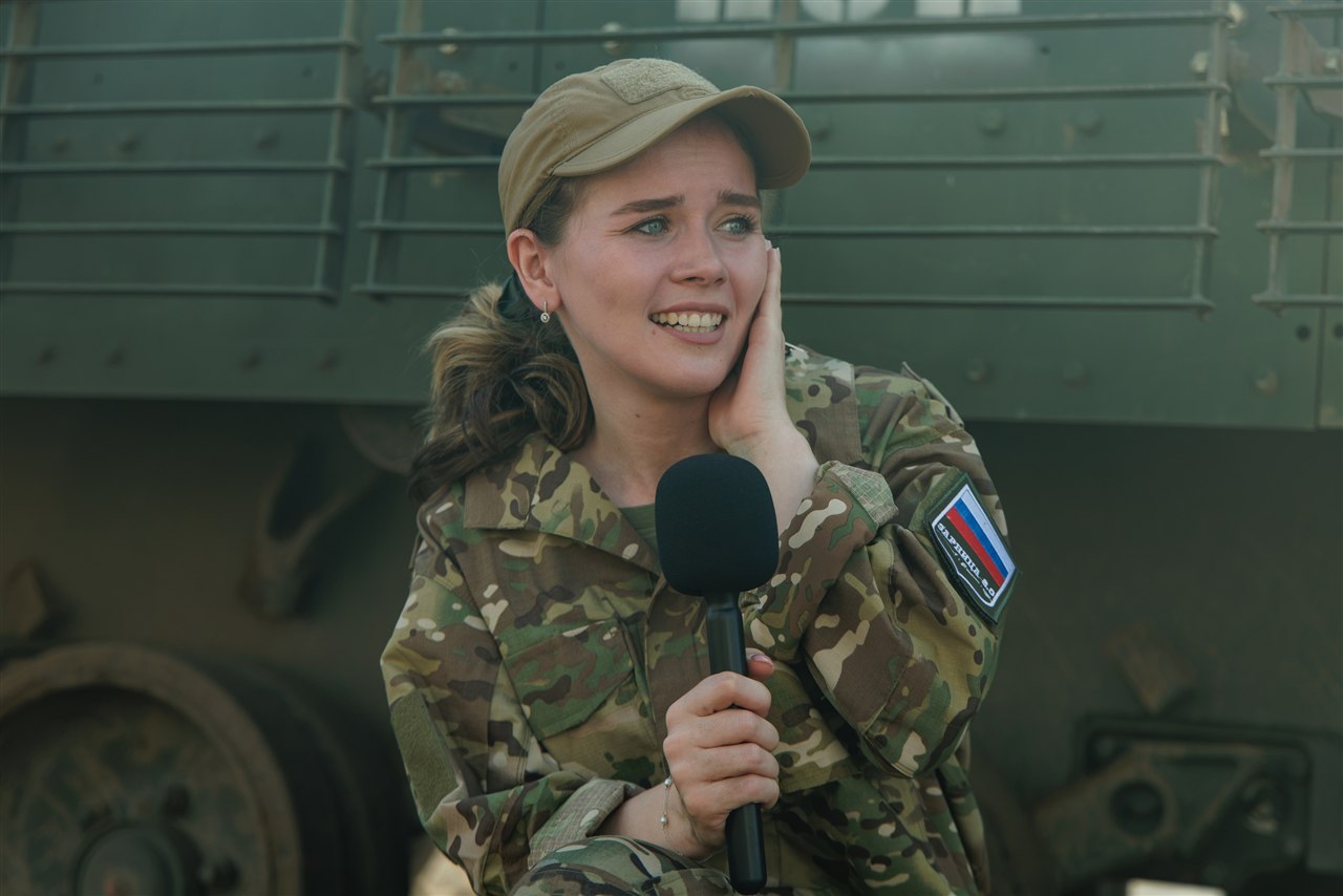 Лагерь «Авангард», лазертаг: инструктаж команды перед лазертаг-миссией в лагере «Авангард»