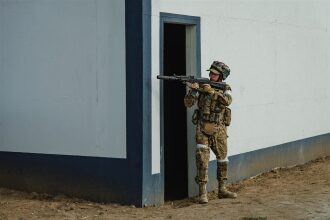 LASERWAR на «Зарнице 2.0»: полный рост: камуфляж и берцы на плацу в лазертаг-дне «Зарницы»