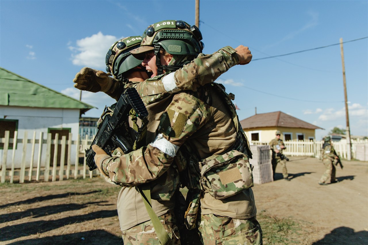 Лагерь «Авангард», лазертаг: Портрет бойца в шлеме LASERWAR — №130