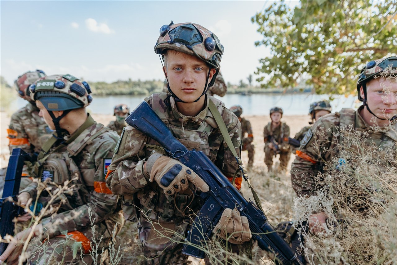 «Зарница 2.0»: Группа с тагерами LASERWAR в камуфляже — №163