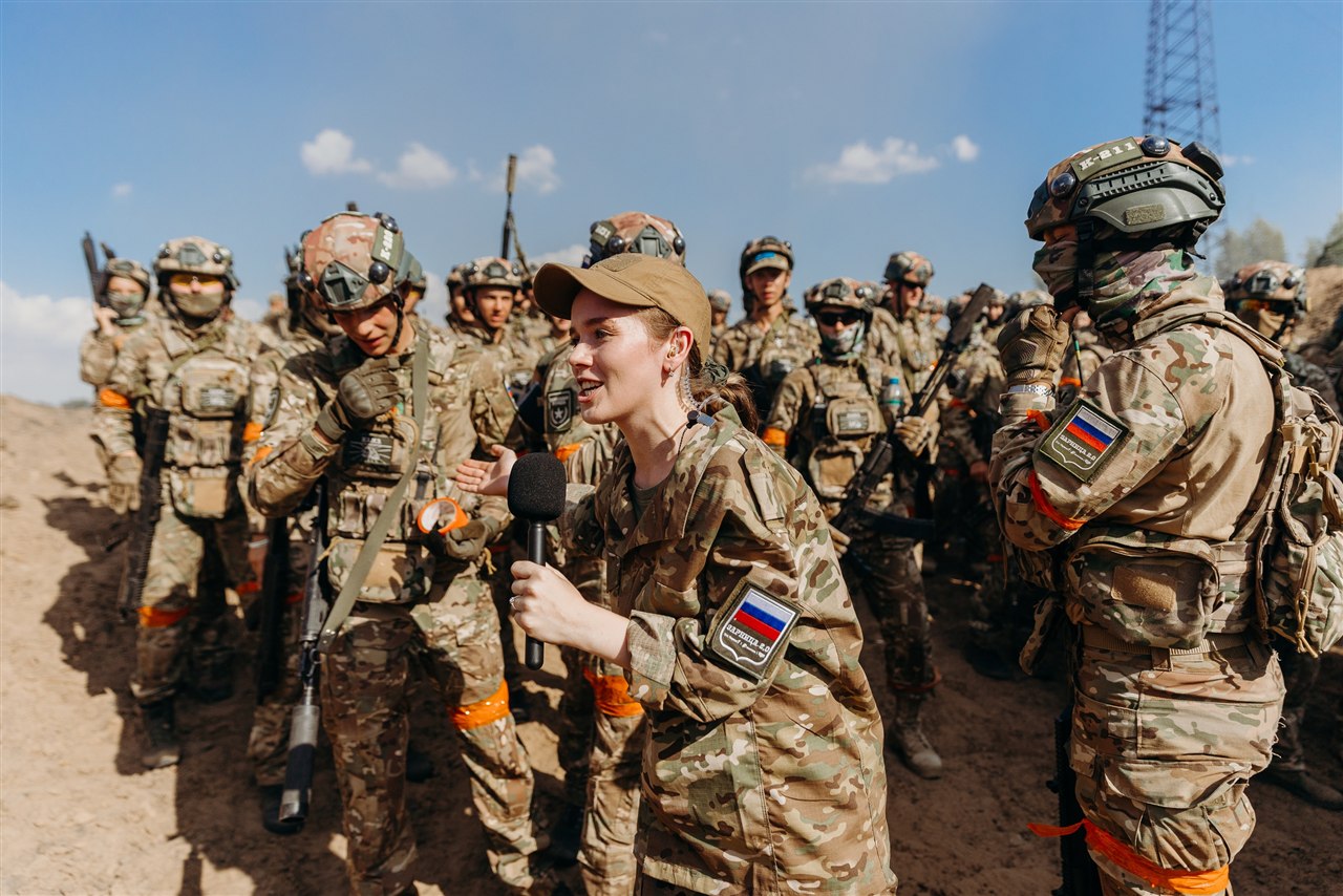 Фото «Зарницы 2.0»: Тактическая стойка на склоне песчаного поля — №174