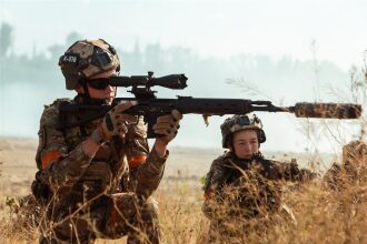 Турнир «Зарницы 2.0» LASERWAR: Ряд тактических шлемов в построении — №305