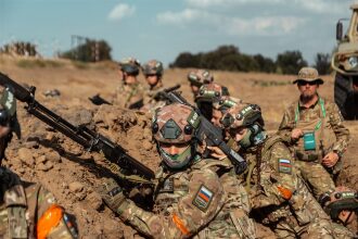 Турнир «Зарницы 2.0» LASERWAR: Групповой портрет отряда на полигоне — №353