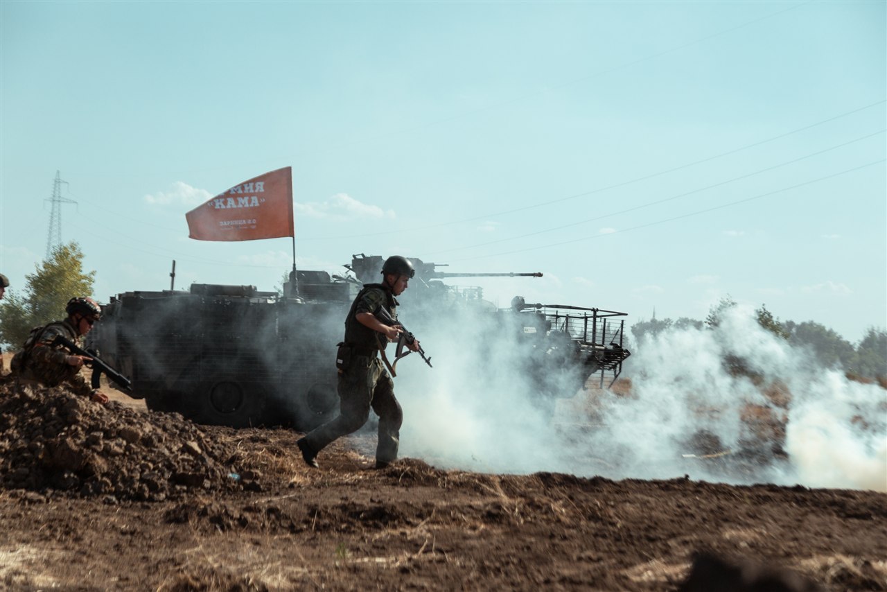 Фото «Зарницы 2.0»: Движение цепочкой по полевой дороге — №354