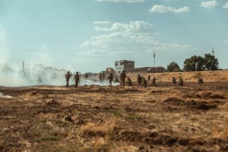 «Зарница 2.0»: Строй участников на плацу лагеря «Авангард» — №361