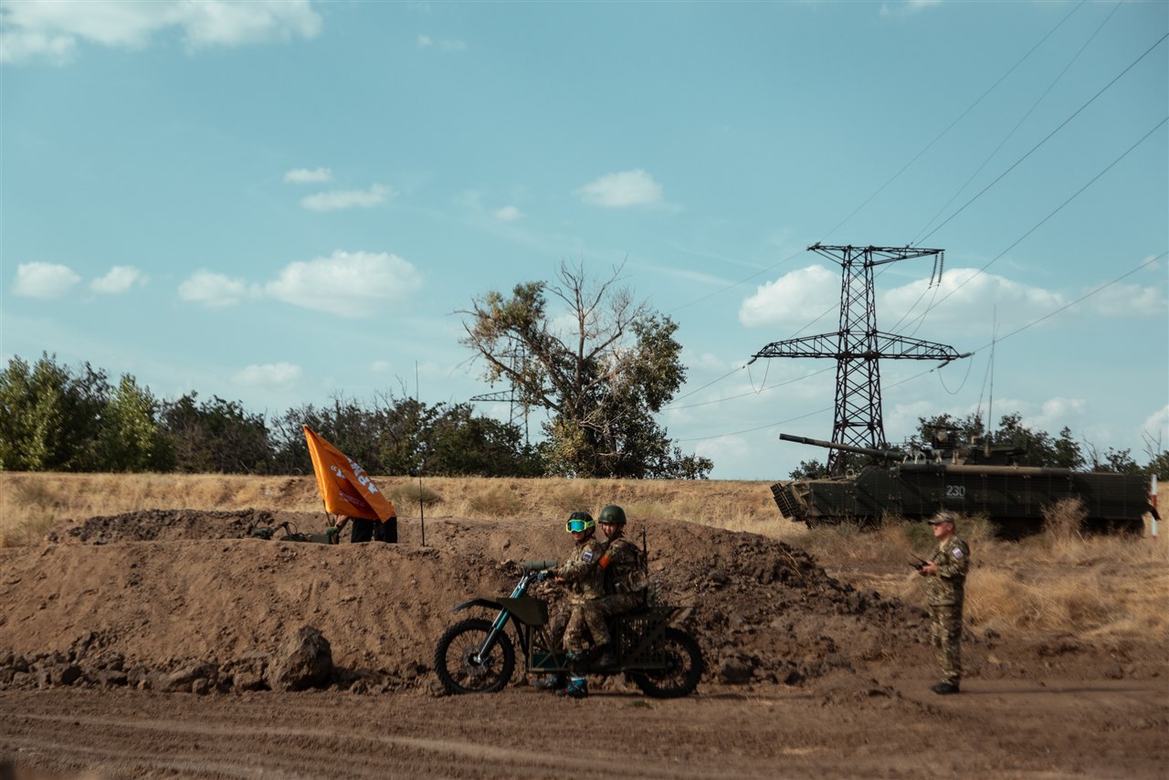 Лагерь «Авангард», лазертаг: Портрет бойца в шлеме LASERWAR — №370