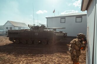Фото «Зарницы 2.0»: Скрытная позиция в зелени на полигоне — №408