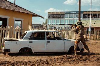 Фото «Зарницы 2.0»: Тактическая стойка на склоне песчаного поля — №414