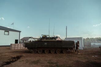 Турнир «Зарницы 2.0» LASERWAR: Отряд проходит мимо бетонного сооружения — №455