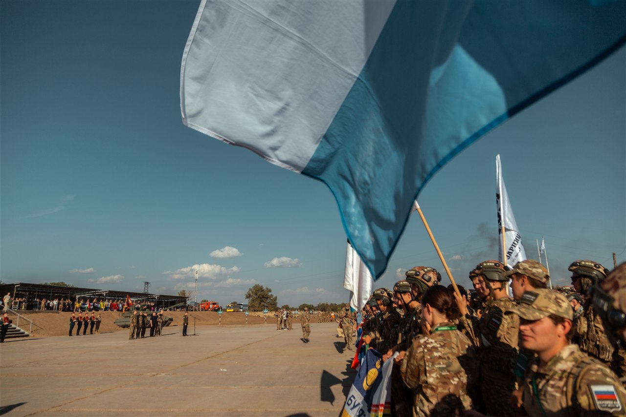 «Зарница 2.0»: Группа с тагерами LASERWAR в камуфляже — №523