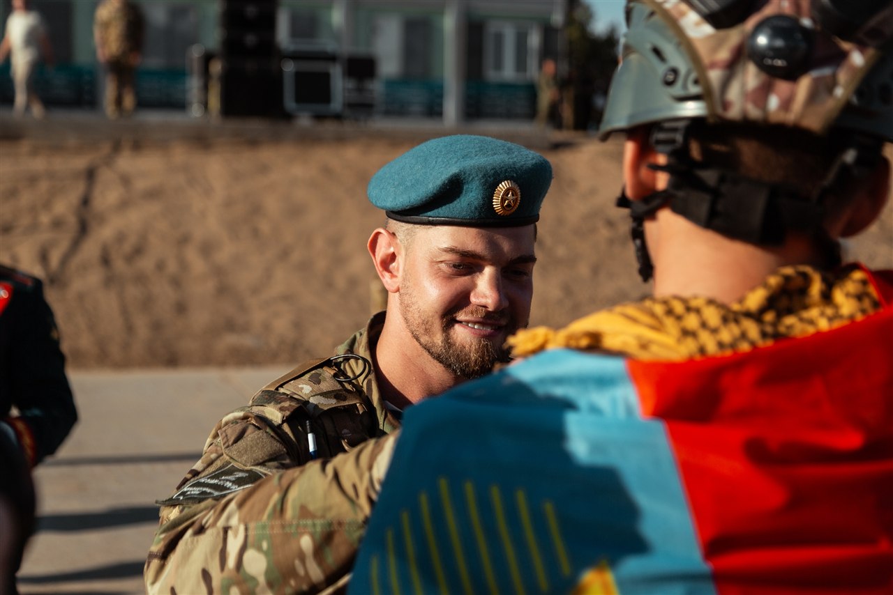Фото «Зарницы 2.0»: Тактическая стойка на склоне песчаного поля — №534