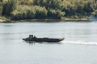 Фото «Зарницы 2.0»: Переход между зонами лазертаг-арены — №546