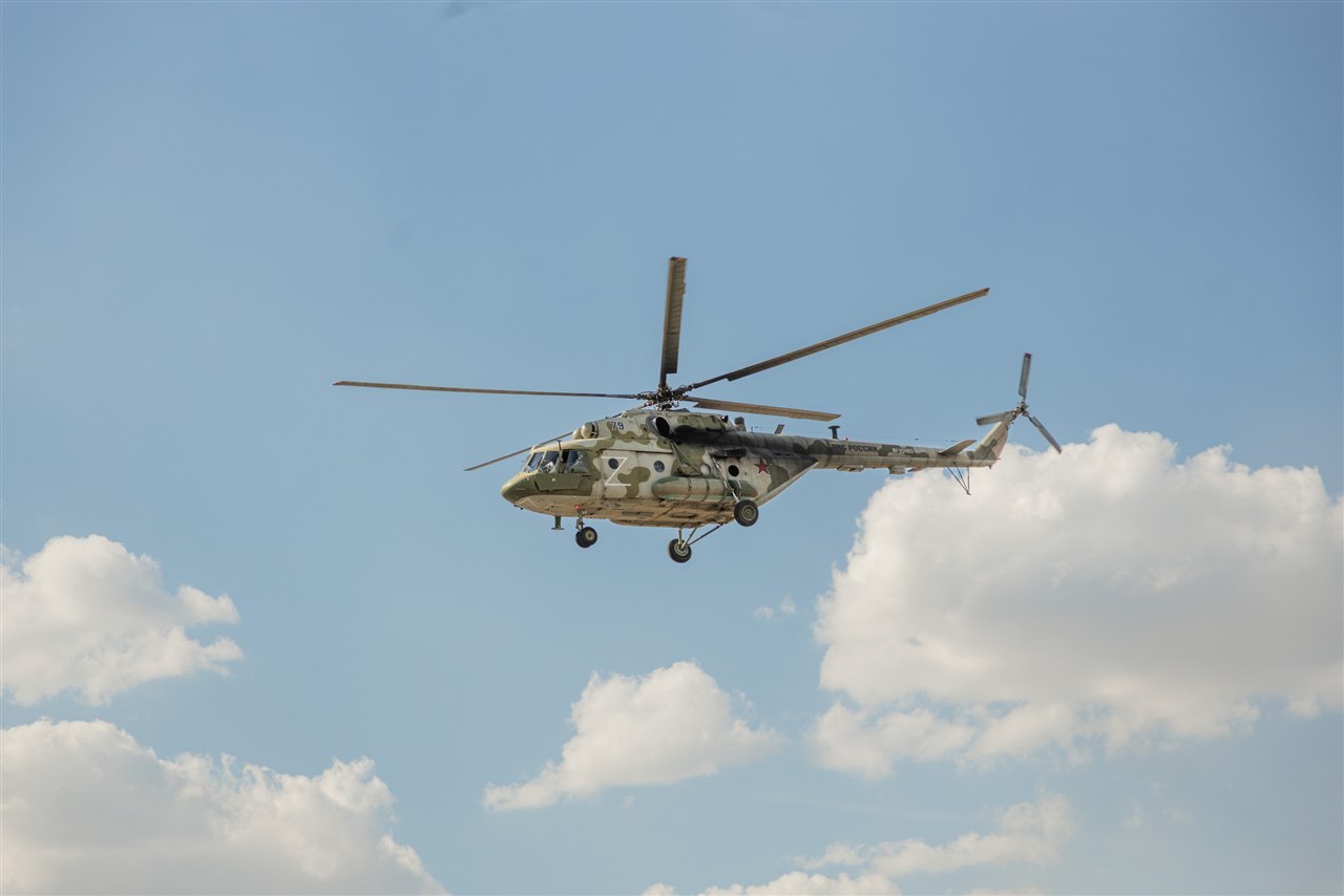 Фото «Зарницы 2.0»: Полный рост: камуфляж и берцы на плацу — №624