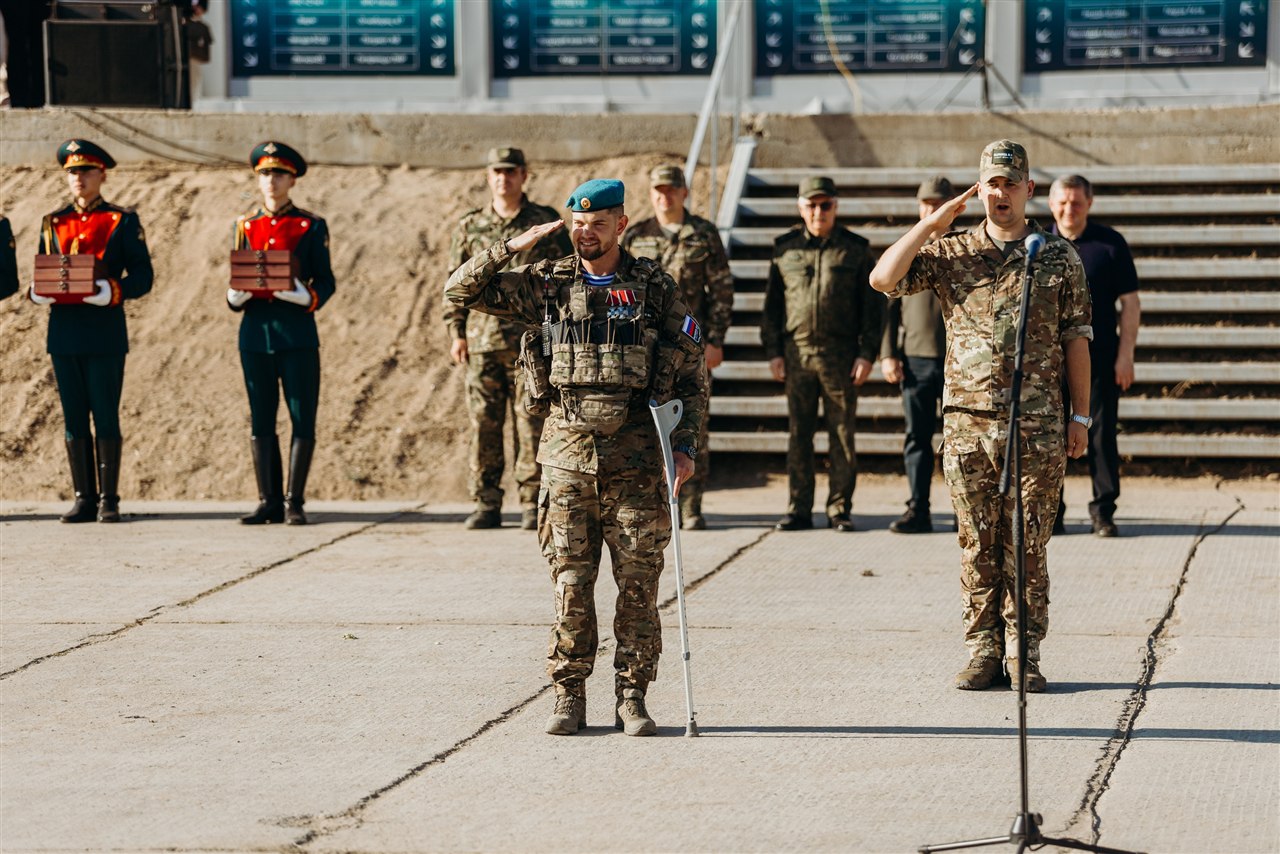 Турнир «Зарницы 2.0» LASERWAR: Ряд тактических шлемов в построении — №785