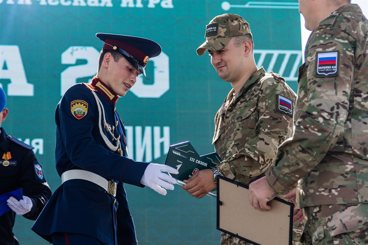 «Зарница 2.0»: групповой портрет отряда на полигоне на «Зарнице 2.0»