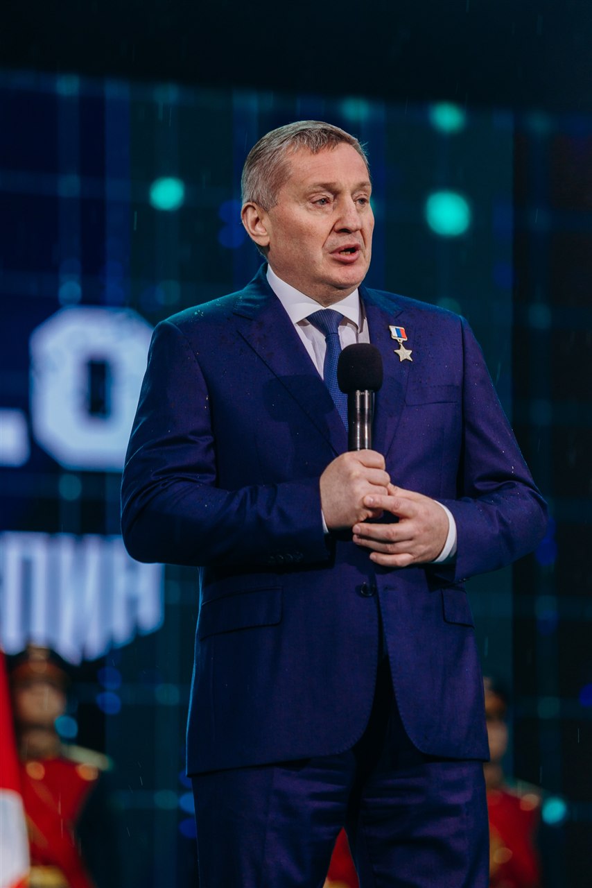 «Зарница 2.0»: Строй участников на плацу лагеря «Авангард» — №241