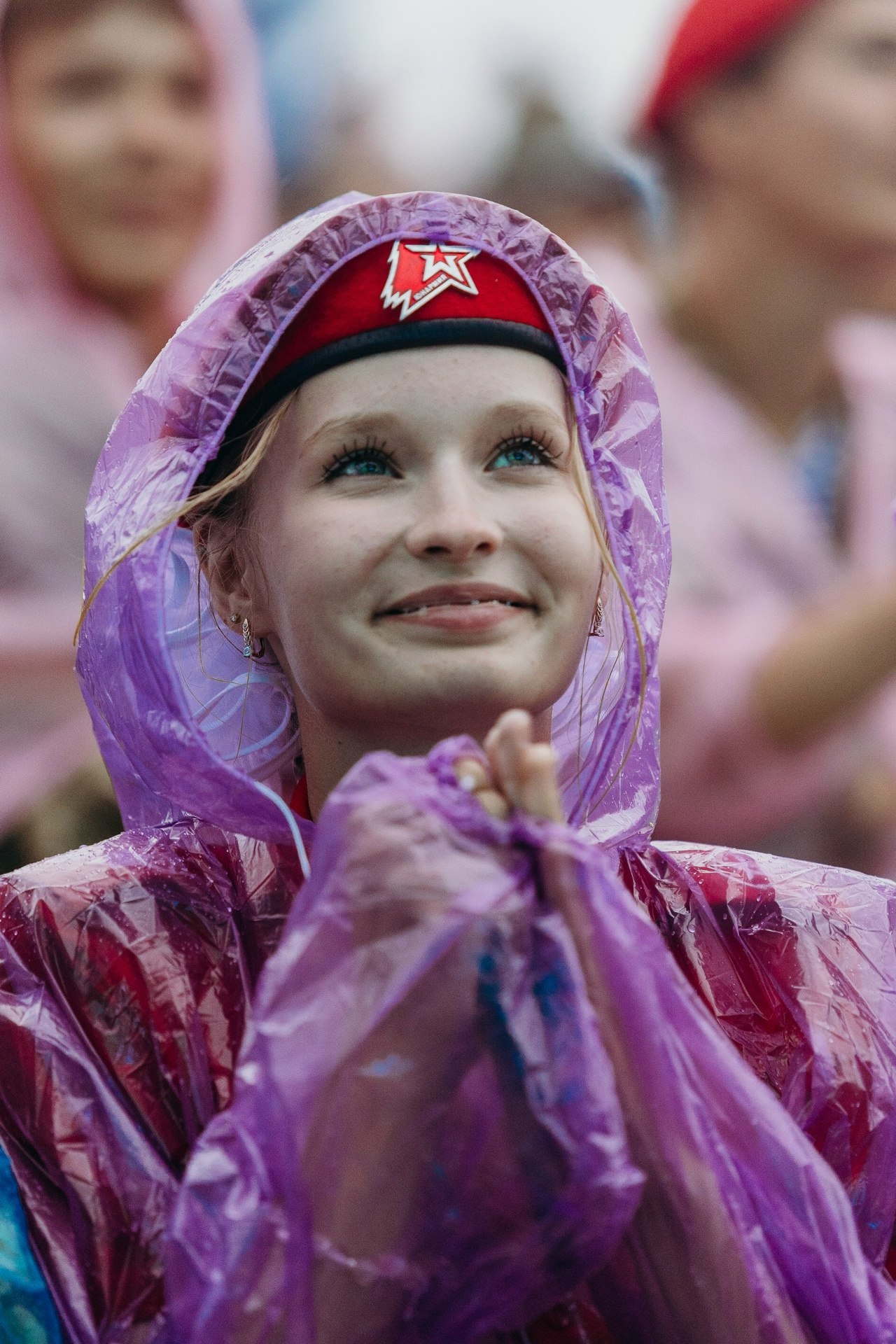 Лагерь «Авангард», лазертаг: Низкая стойка в сухой траве с тагером — №256
