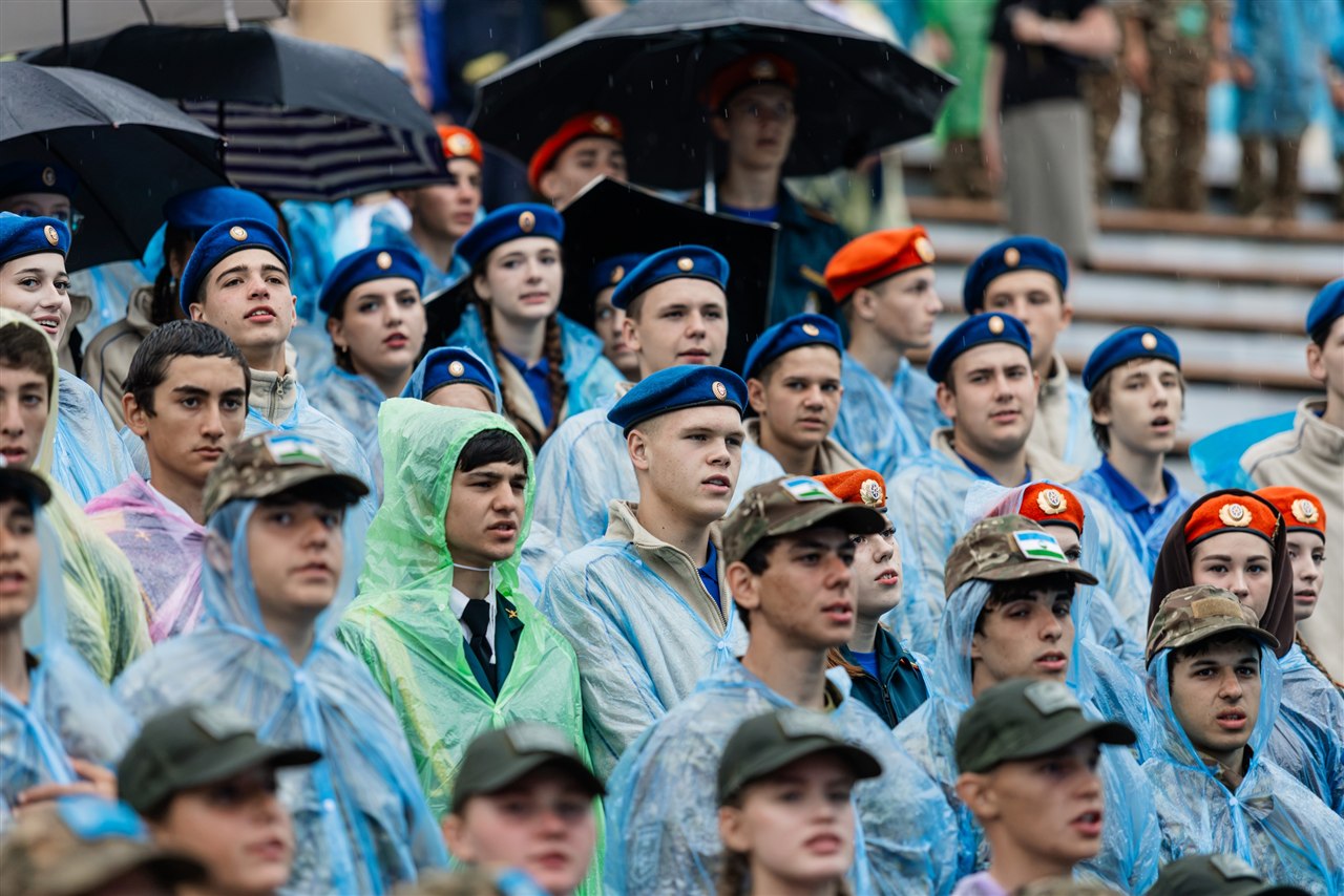 Фото «Зарницы 2.0»: Широкий кадр строя на тренировочном поле — №378