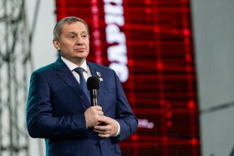 Лазертаг LASERWAR: Укрытие за стволом дерева на миссии — №381