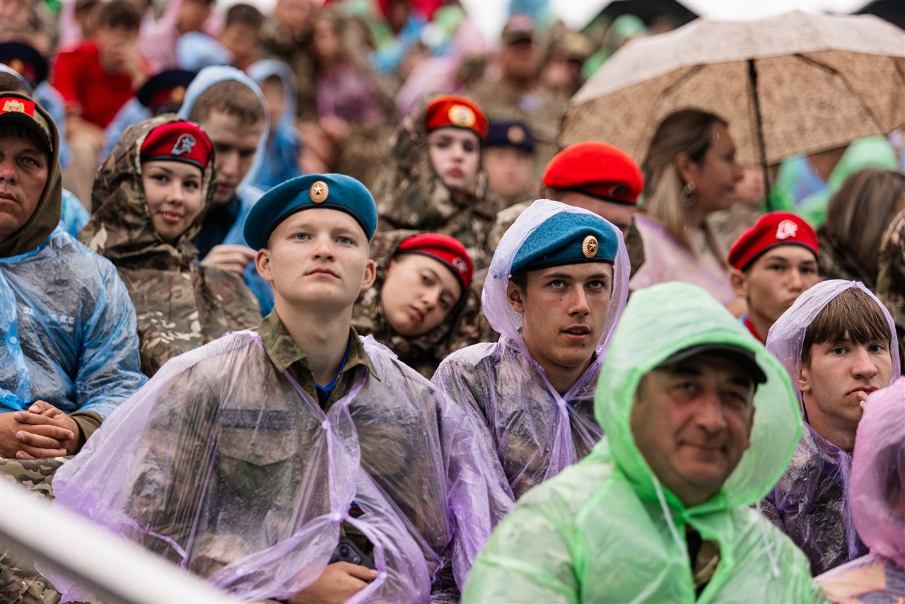Фото «Зарницы 2.0»: Полный рост: камуфляж и берцы на плацу — №384