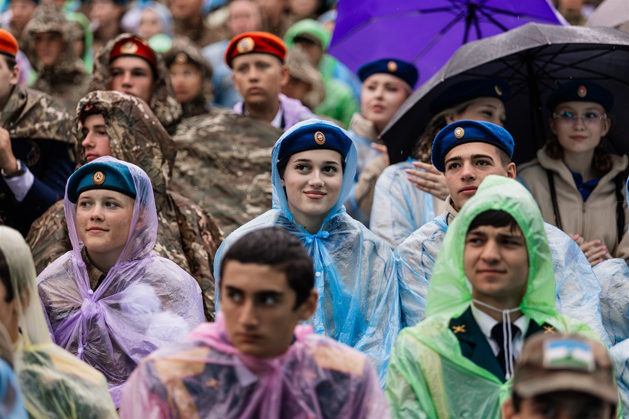 «Зарница 2.0»: Ряд тактических шлемов в построении — №385