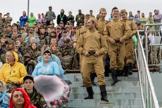 Турнир «Зарницы 2.0» LASERWAR: Строй участников на плацу лагеря «Авангард» — №401