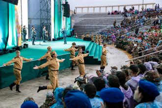 Фото «Зарницы 2.0»: Инструктаж команды перед лазертаг-миссией — №402