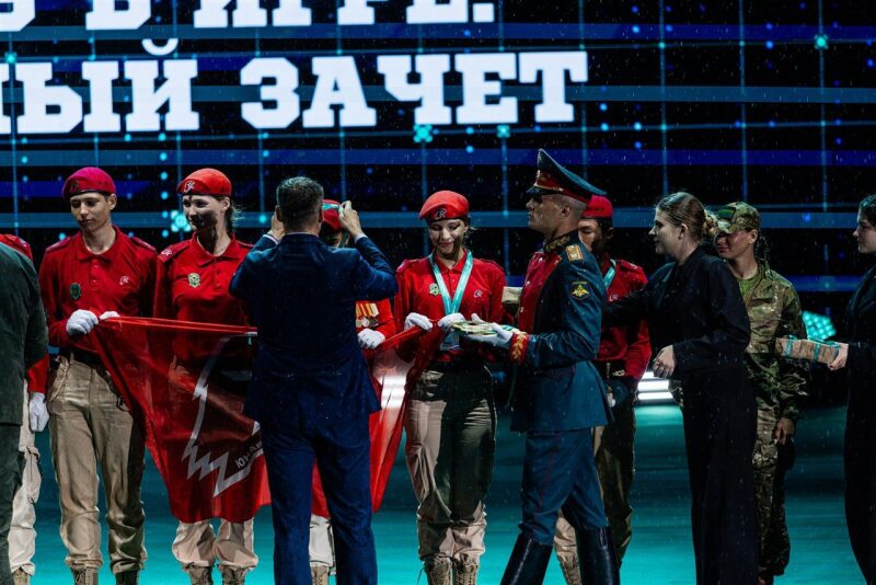 «Зарница 2.0»: Групповой портрет отряда на полигоне — №433