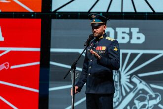 Лагерь «Авангард», лазертаг: Широкий кадр строя на тренировочном поле — №538