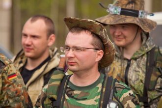 LASERWAR: трио бойцов в ожидании игры