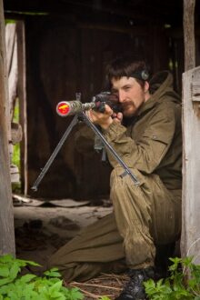 LASERWAR: прицел в заброшенном здании