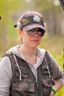 Боец LASERWAR в тактической кепке и очках