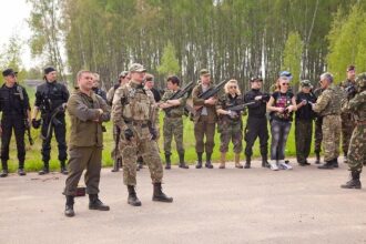 LASERWAR: команда готовится к тактической игре