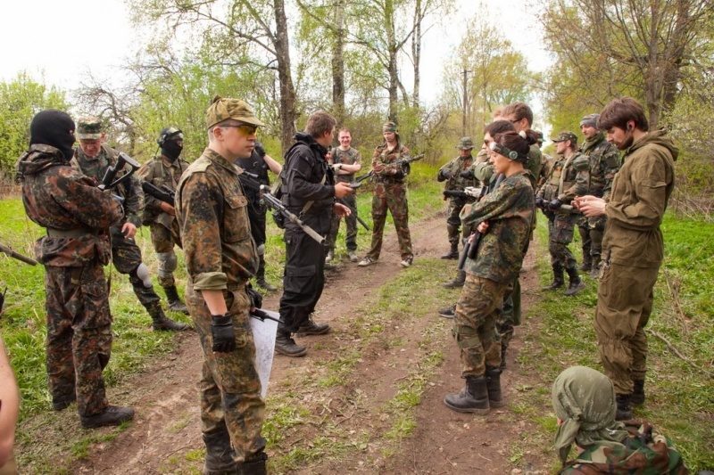 LASERWAR: игроки обсуждают тактику перед боем