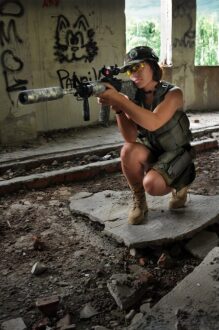 Снайпер LASERWAR в заброшенном здании