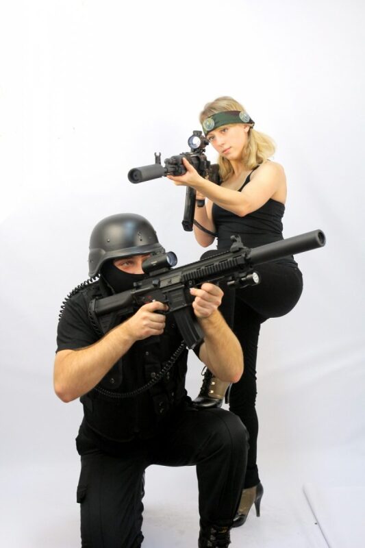 Дуэт бойцов LASERWAR: готовность к атаке