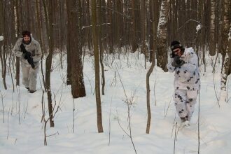 LASERWAR: зимняя охота в заснеженном лесу