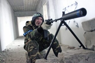 В прицеле: игрок LASERWAR в камуфляже
