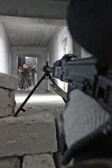Прицел LASERWAR: ожидание противника в коридоре